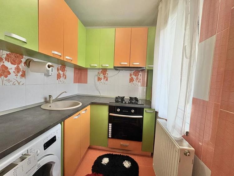 Apartament cu 2 camere nedecomandat în Filiași