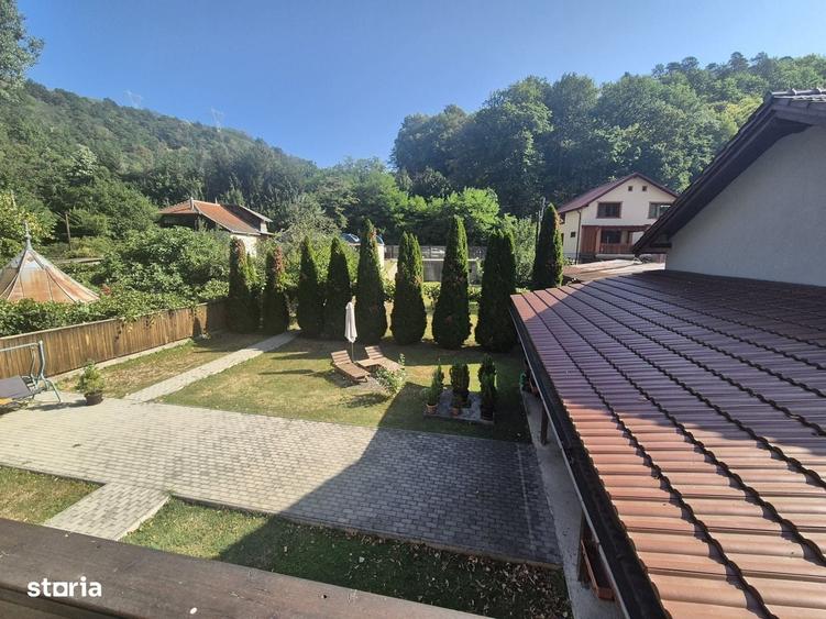 Casă cu 4 camere în Central