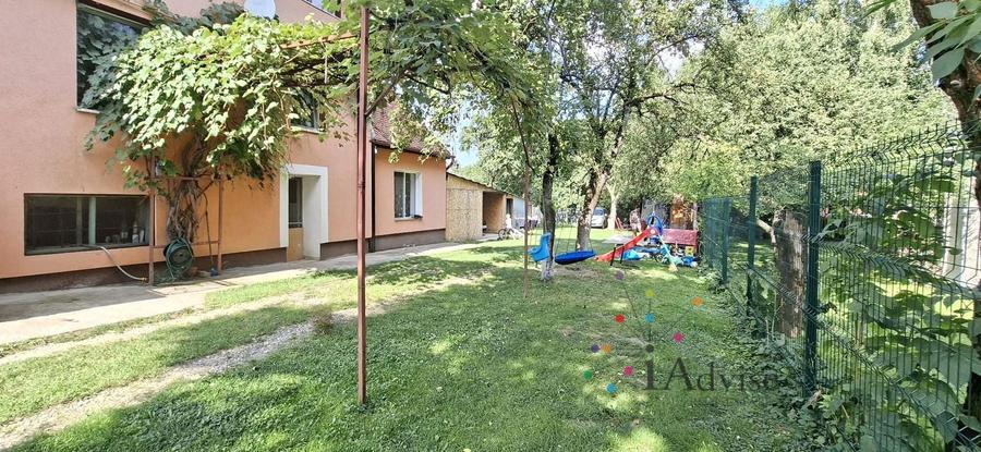 Casă individuală cu 6 camere cu Canalizare în Vulcan
