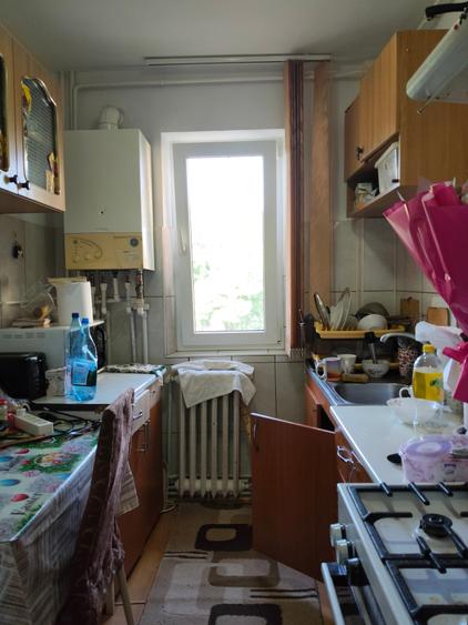 Apartament cu 3 camere semidecomandat în Păcurari