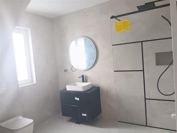 Casă cu 4 camere cu Teren 106 Mp în Valea Lupului