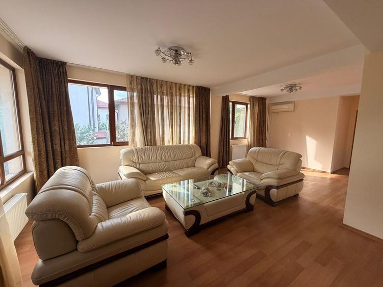Apartament cu 3 camere semidecomandat, mobilat în Sud-Est