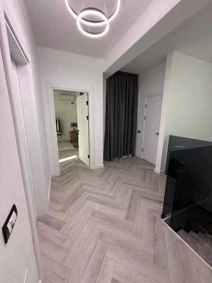 Duplex cu 4 camere cu Teren 160 Mp în Fundeni