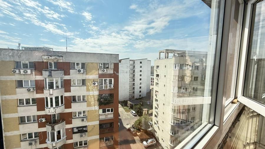 Apartament cu 3 camere decomandat, mobilat în Nerva Traian