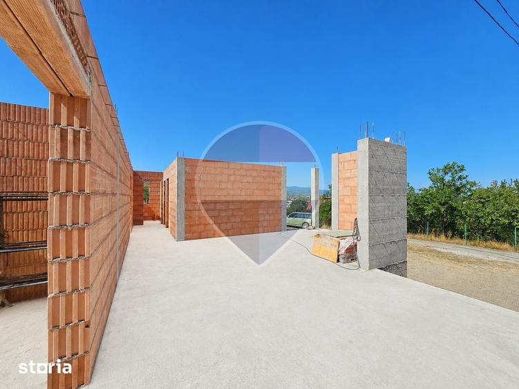Casa / Vila cu 4 camere de vanzare - 2