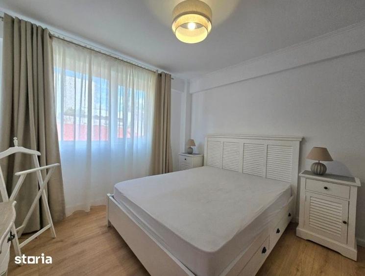 Apartament cu 3 camere semidecomandat în Victoriei