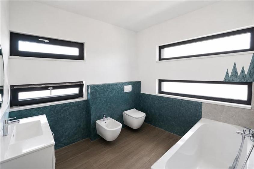 Casa familiala,3 dormitoare,incazire pardoseala,terasa,530 mp teren,Sanpetru, Br - 26