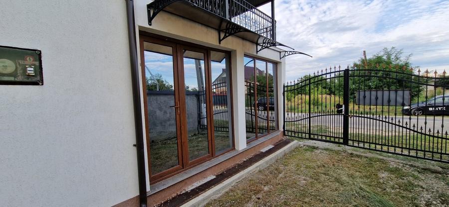 Casă individuală cu 6 camere cu Canalizare în Iancu Jianu