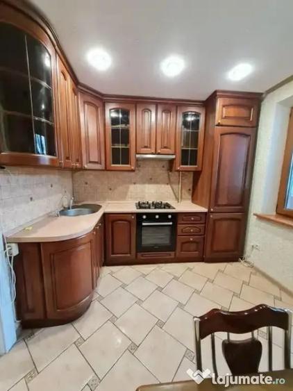 Apartament cu 2 camere decomandat în Olimpia-Stadion