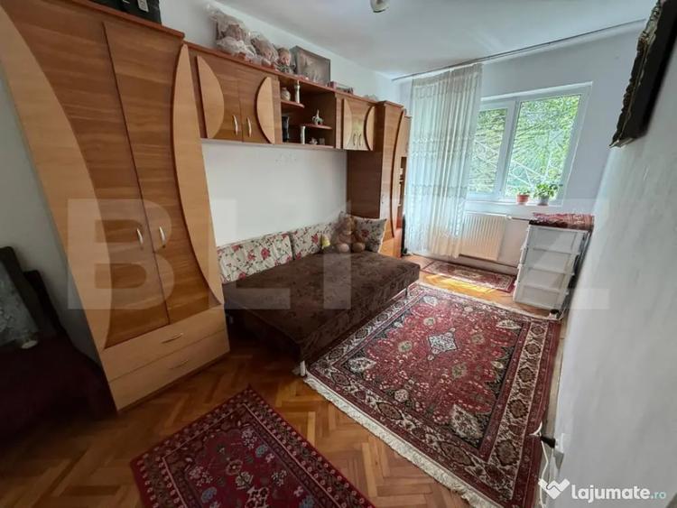Apartament cu 3 camere semidecomandat în Nord