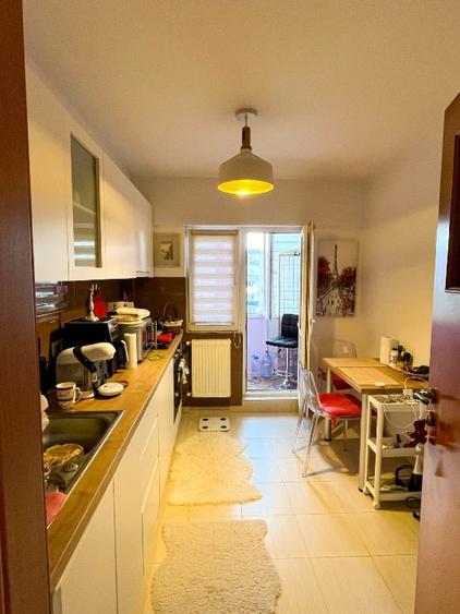 Apartament cu 3 camere decomandat, mobilat în Gorjului