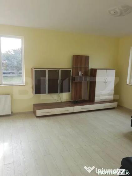 Casă cu 5 camere cu Teren 750 Mp în Moșnița Nouă