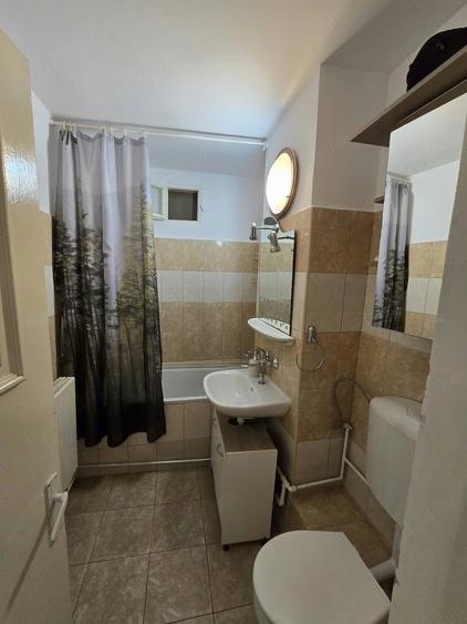 Apartament cu 2 camere decomandat în Vitrometan