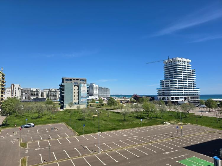 Apartament cu 3 camere decomandat în Mamaia
