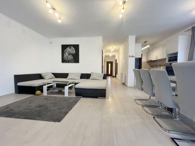 Duplex cu 5 camere cu Canalizare în Dumbrăvița