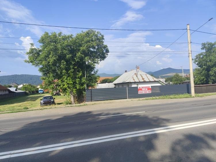 Spațiu comercial, de 1,400 mp, în Dumbrava