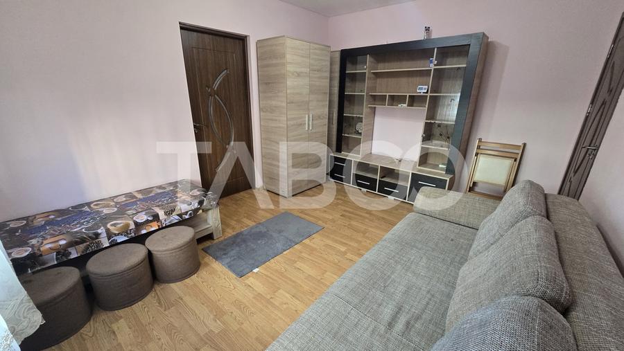 Apartament cu 2 camere semidecomandat, mobilat în Vasile Aaron