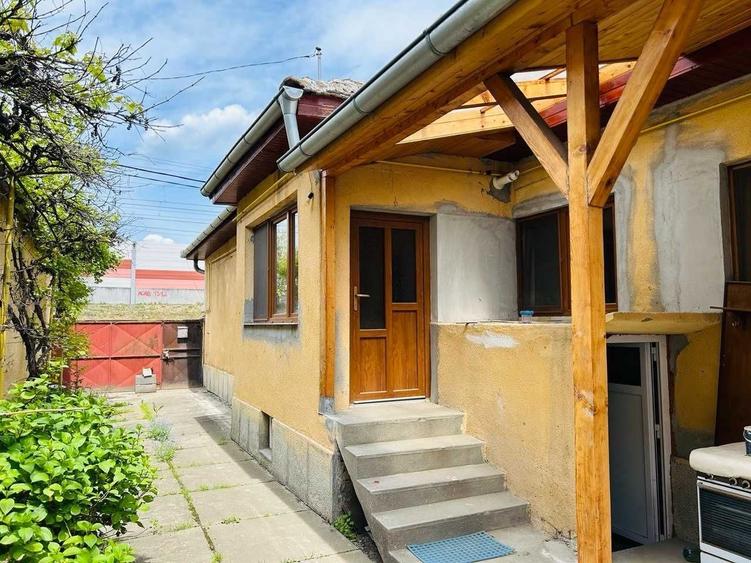 Casă cu 3 camere în Central