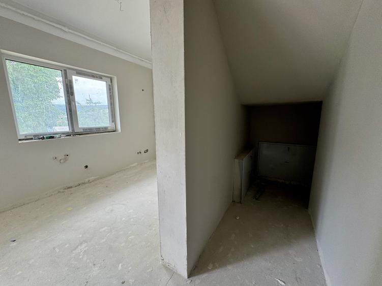 Duplex cu 4 camere cu Canalizare în Chinteni