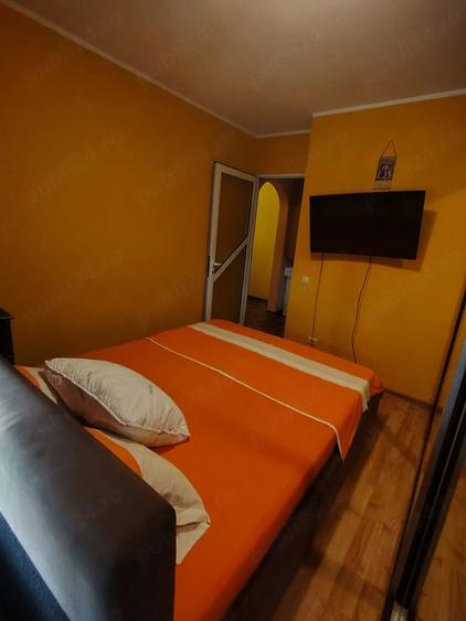Apartament cu 3 camere decomandat în Micro 16