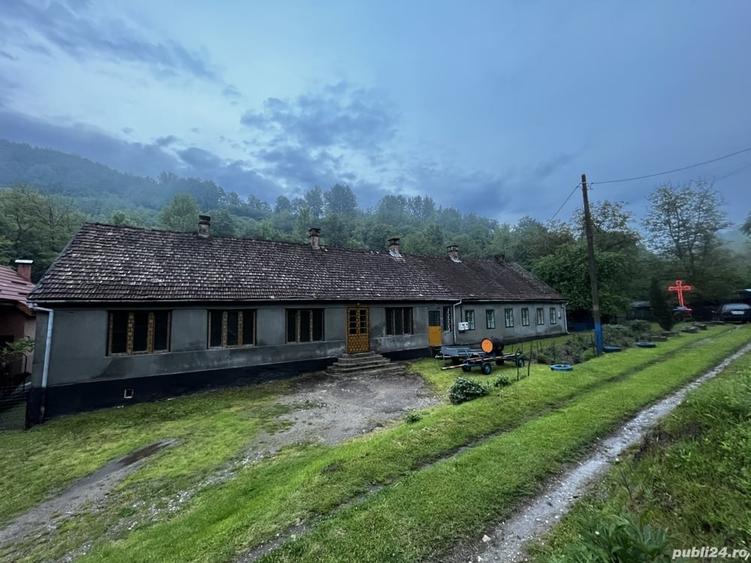 Casă cu 6 camere în Central