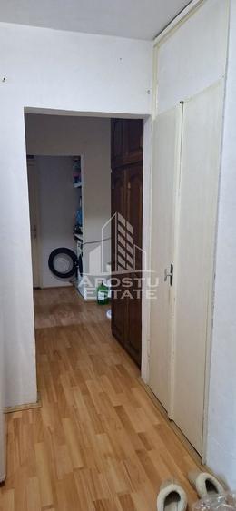 Apartament cu 3 camere decomandat, mobilat în Lipovei