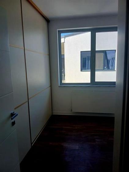 Apartament cu 3 camere semidecomandat în Băneasa