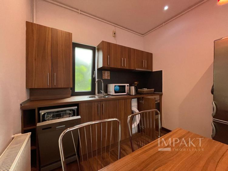 Apartament cu 2 camere decomandat, mobilat în Central