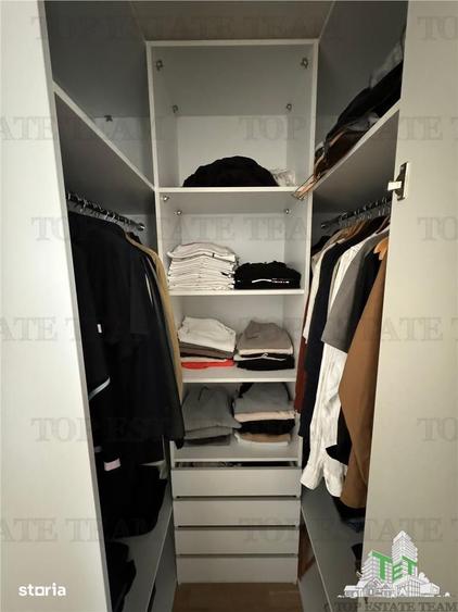 Apartament cu 2 camere semidecomandat, mobilat în Tei
