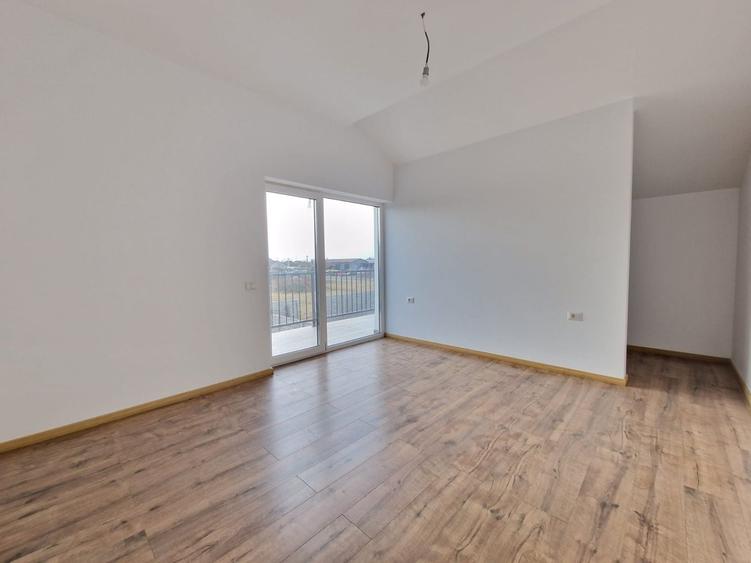 Casă cu 4 camere în Moșnița Nouă