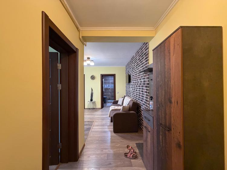 Apartament cu 3 camere decomandat în Central