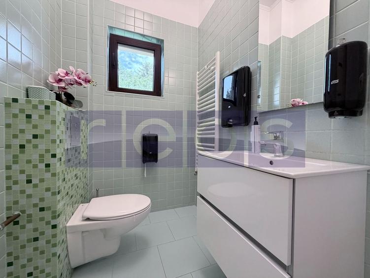 Casă individuală cu 4 camere cu Canalizare în Central
