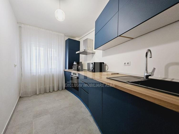 Apartament cu 3 camere decomandat, mobilat în Central