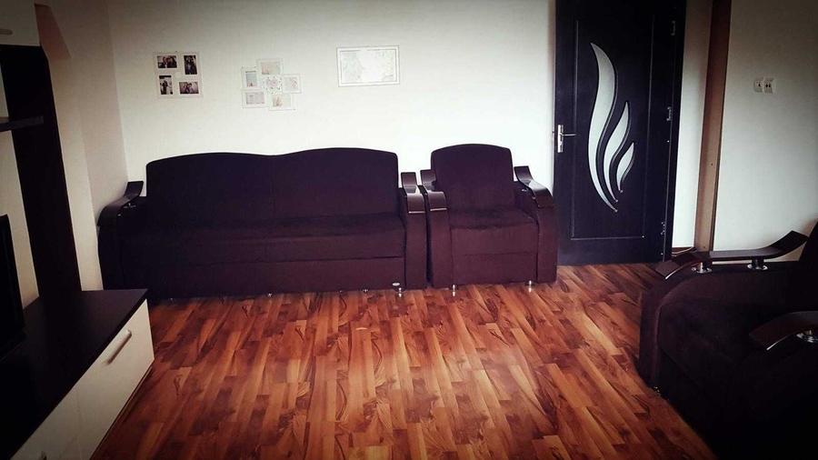 Apartament cu 3 camere semidecomandat în Micro 3