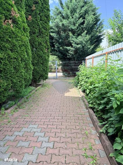 Casă cu 5 camere cu Teren 100 Mp în Florești
