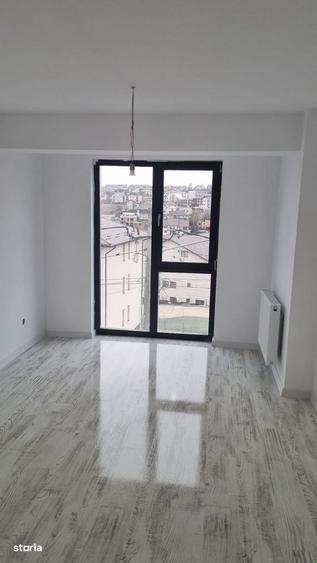 Apartament cu 3 camere în Hlincea