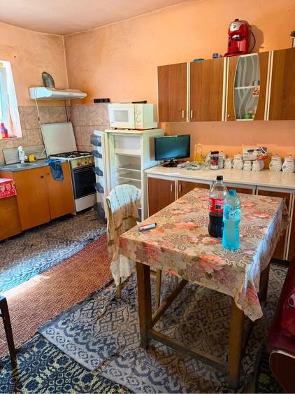 Casă cu 4 camere cu Teren 3200 Mp în Drăgotești