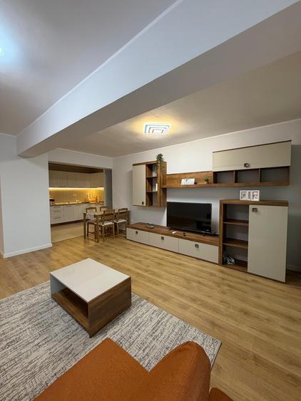 Apartament cu 2 camere decomandat în Micro 17