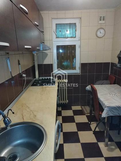 Apartament cu 3 camere decomandat, mobilat în Berceni