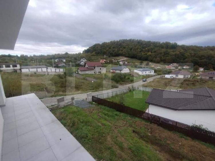 Casă individuală cu 4 camere cu Canalizare în Jelna