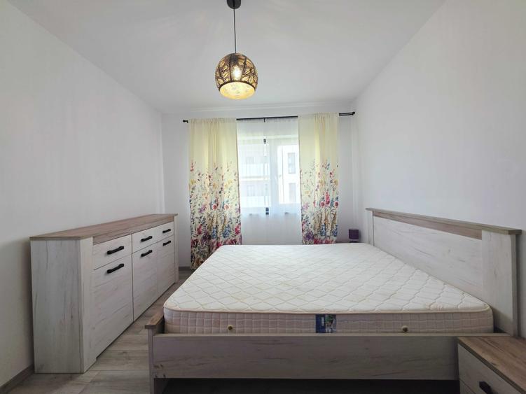 Apartament cu 2 camere semidecomandat în Cristian