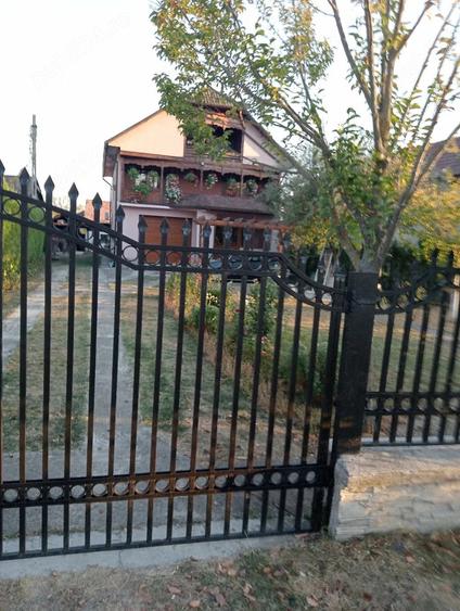 Casă cu Teren 2000 Mp în Ceauru