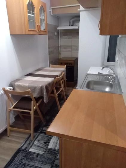 Garsonieră decomandată în Central