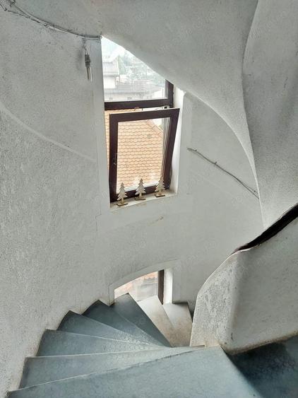 Apartament cu 3 camere decomandat în Primăverii