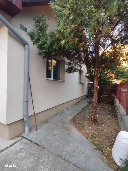 Casă cu 3 camere semidecomandat în Griviței