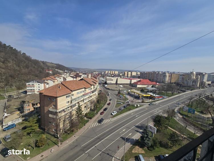 Garsonieră decomandată în Central