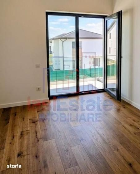 Casă cu 4 camere decomandat cu Teren 300 Mp în Bârnova