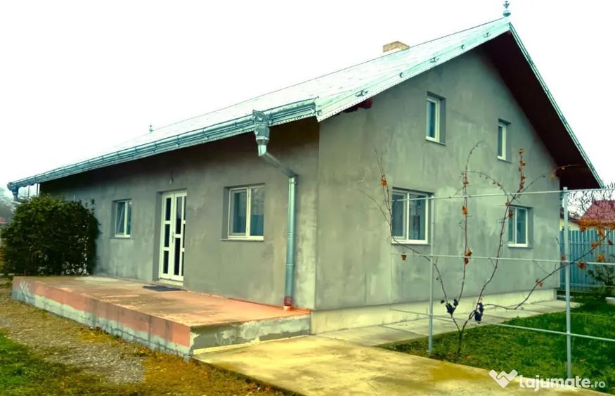 Casă cu 2 camere cu Teren 1290 Mp în Mitocu Dragomirnei
