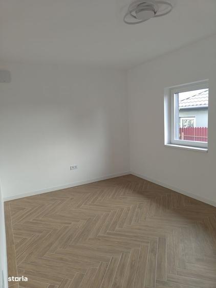 Casă cu 4 camere în Exterior Vest