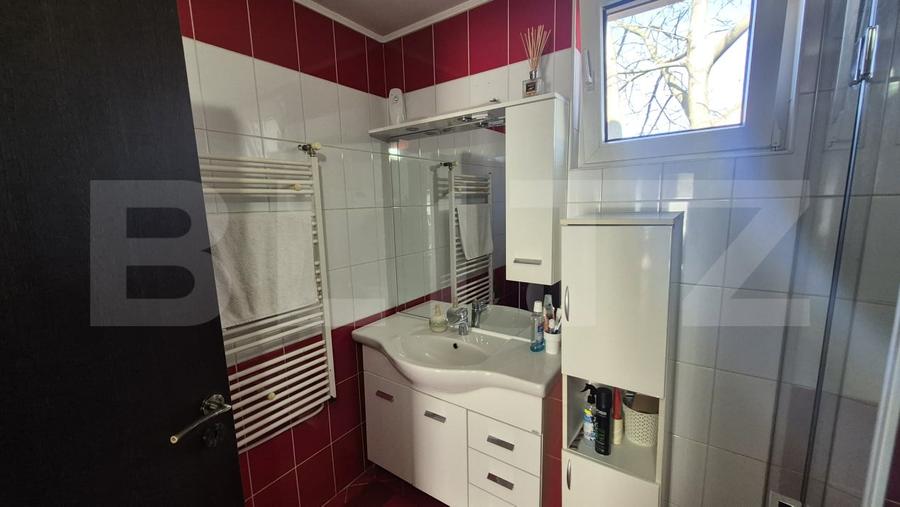 Casă individuală cu 5 camere cu Canalizare în Lazuri